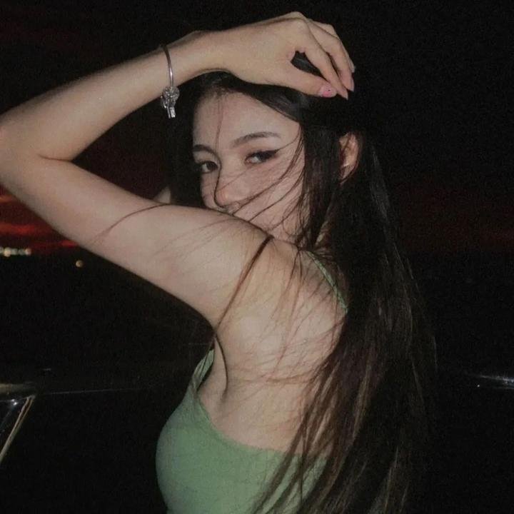 热裤荡女